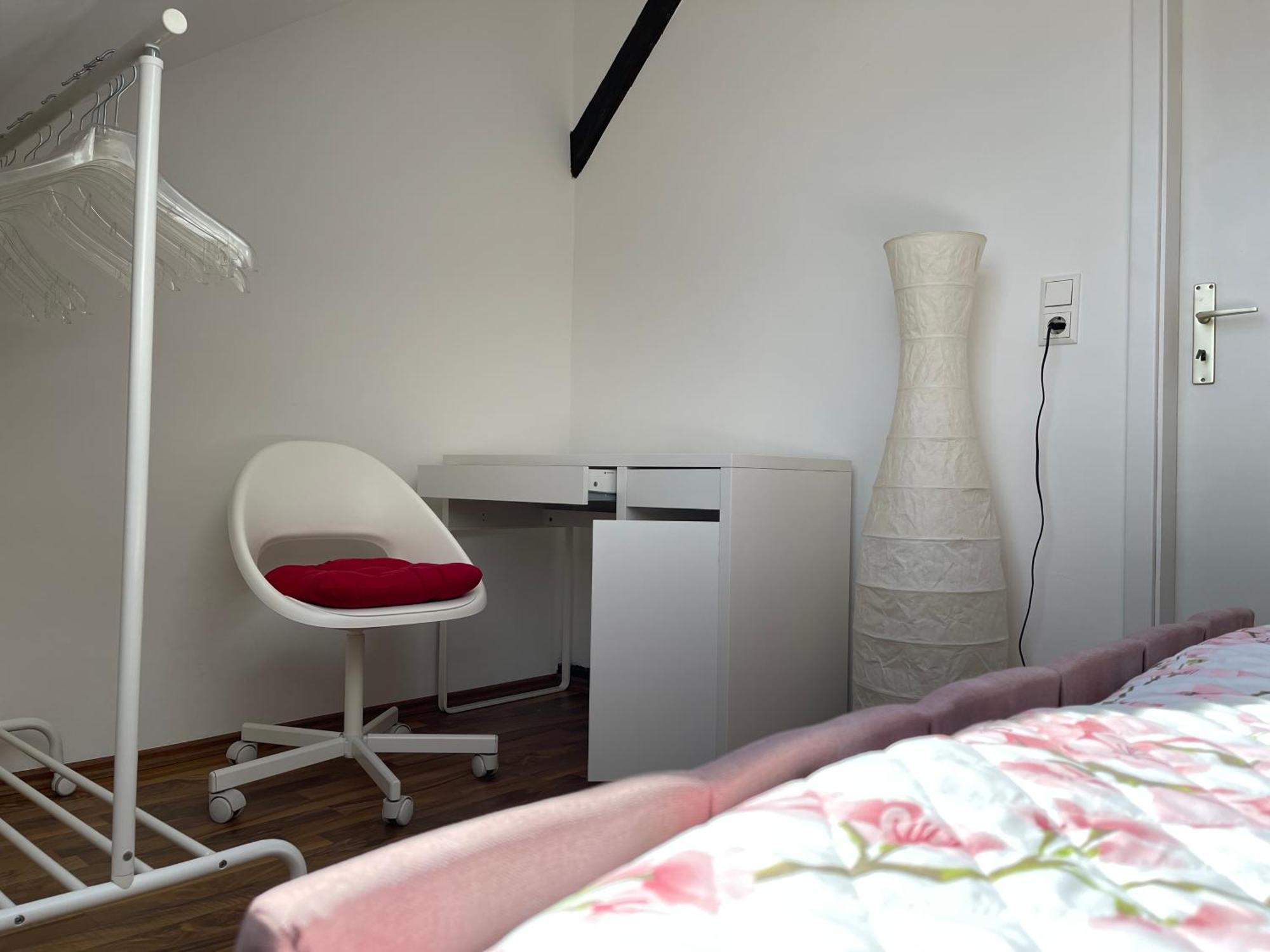 Geraeumige 3-Zimmer-Ferienwohnung Im Herzen Von Kassel Exterior photo