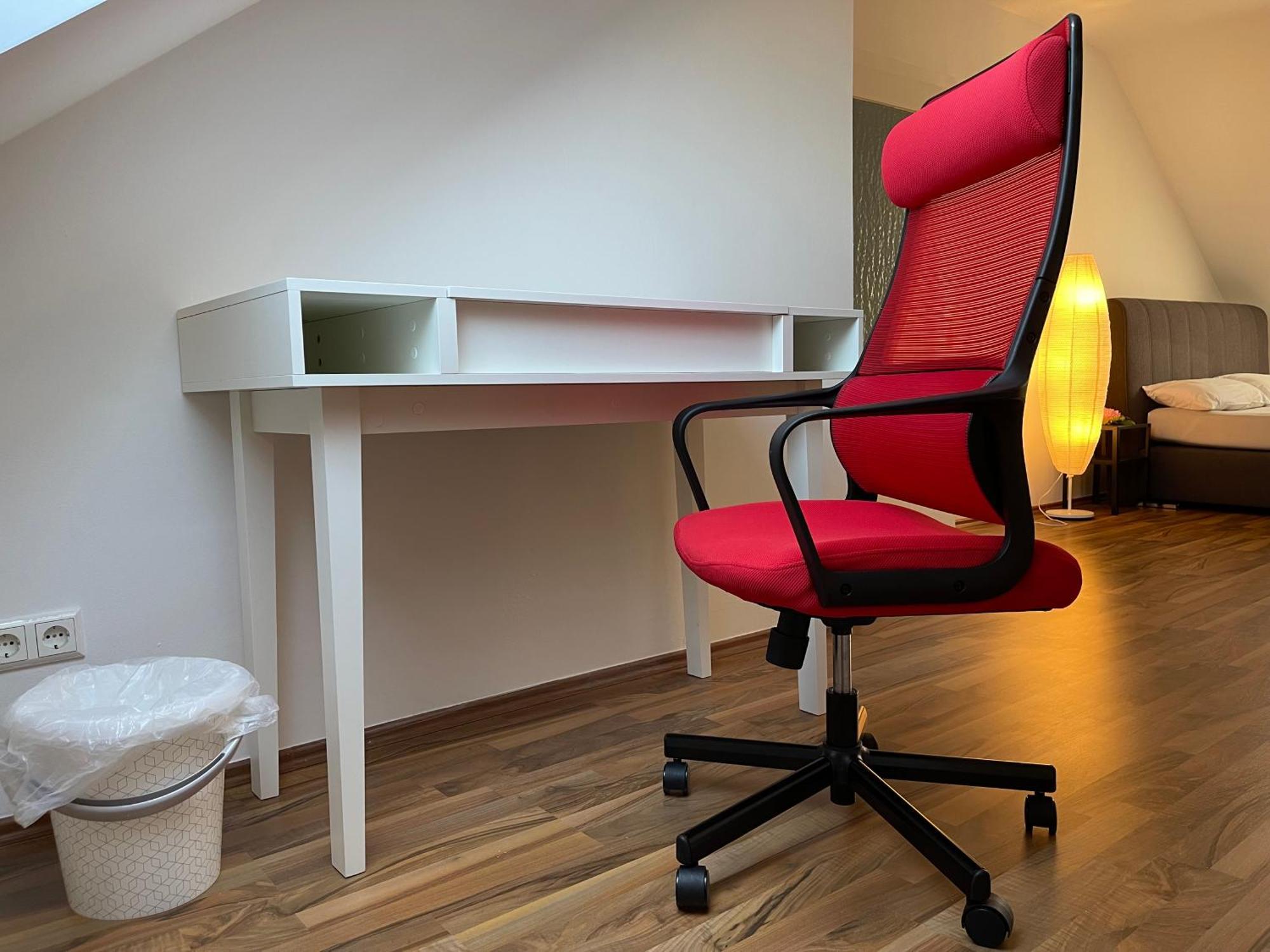 Geraeumige 3-Zimmer-Ferienwohnung Im Herzen Von Kassel Exterior photo